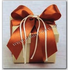 Μπομπονιέρα με κορδελες σατεν-φλος